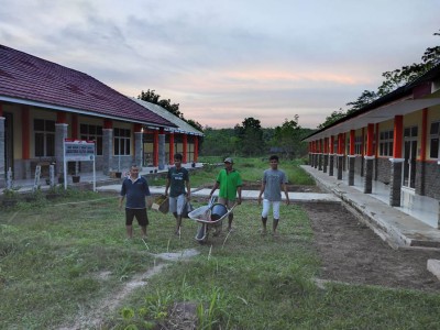 Pembersihan Area Belakang